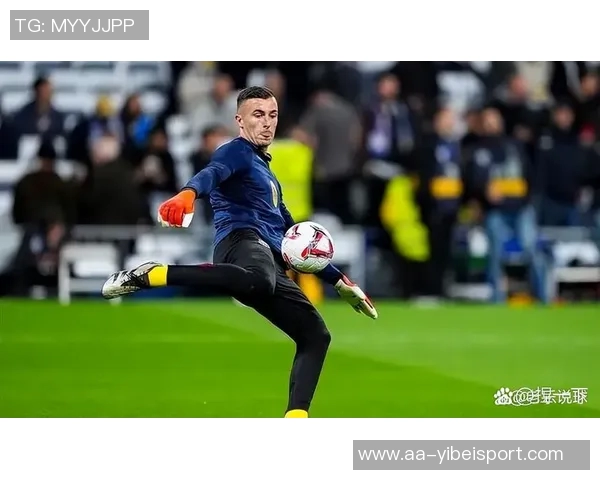 老友重聚感人瞬间佩尼亚福特赛后与巴萨昔日队友深情拥抱