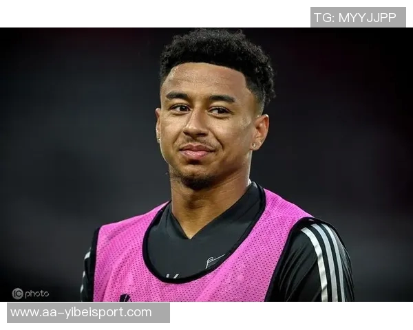 卡姆琼斯因超速被拦截逮捕急于赶往训练场引发关注