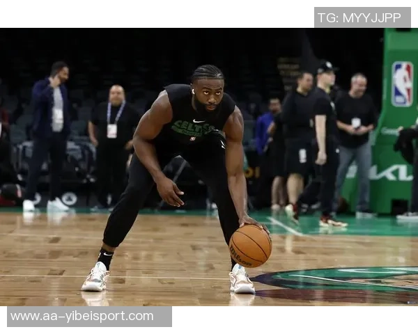 杰伦布朗全场最高30分表现出色三分球命中率高达44助力球队胜利 杰伦布朗全场最高30分表现出色三分球命中率高达44助力球队胜利