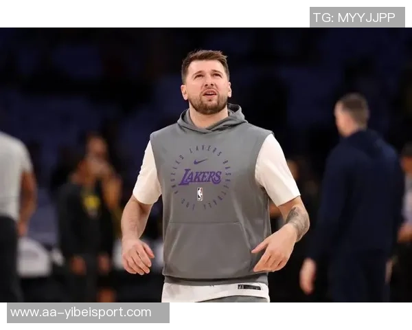 皮尔斯称东契奇若持续努力防守将成为最佳球员讨论焦点 皮尔斯称东契奇若持续努力防守将成为最佳球员讨论焦点